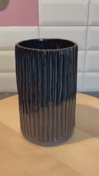 Vase - sort - H. 18 cm